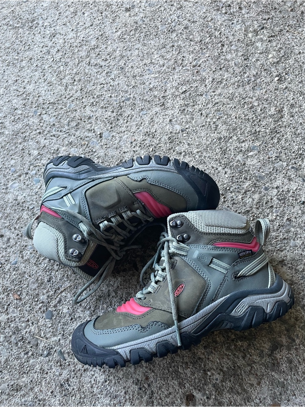 Women's Keen Waterproof Insulated
Hiking Boots 8 Multicolor - Picture 3 of 13